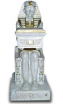 Pharao sitzend mit Truhe weiss 56 cm